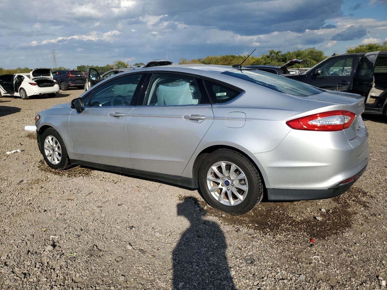 2015 Ford Fusion S - Фото 2