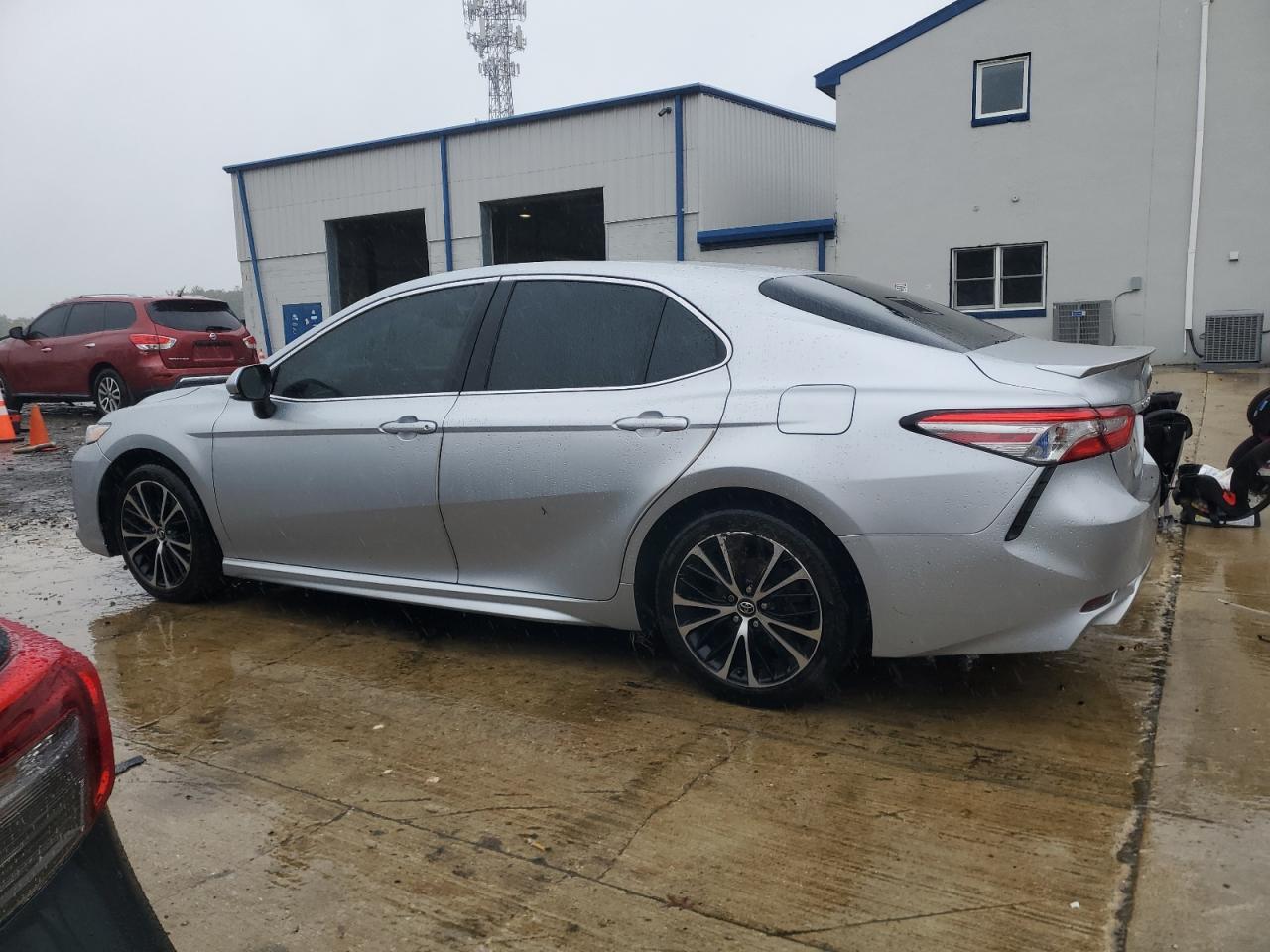 2018 Toyota Camry L - Фото 2
