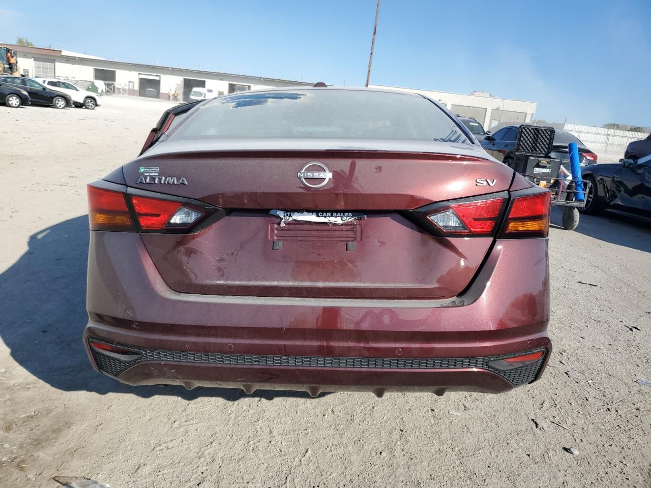 2023 Niss Altima - Фото 6