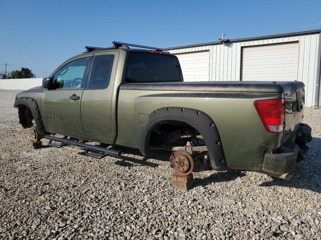 2005 Nissan Titan Xe - Image 2