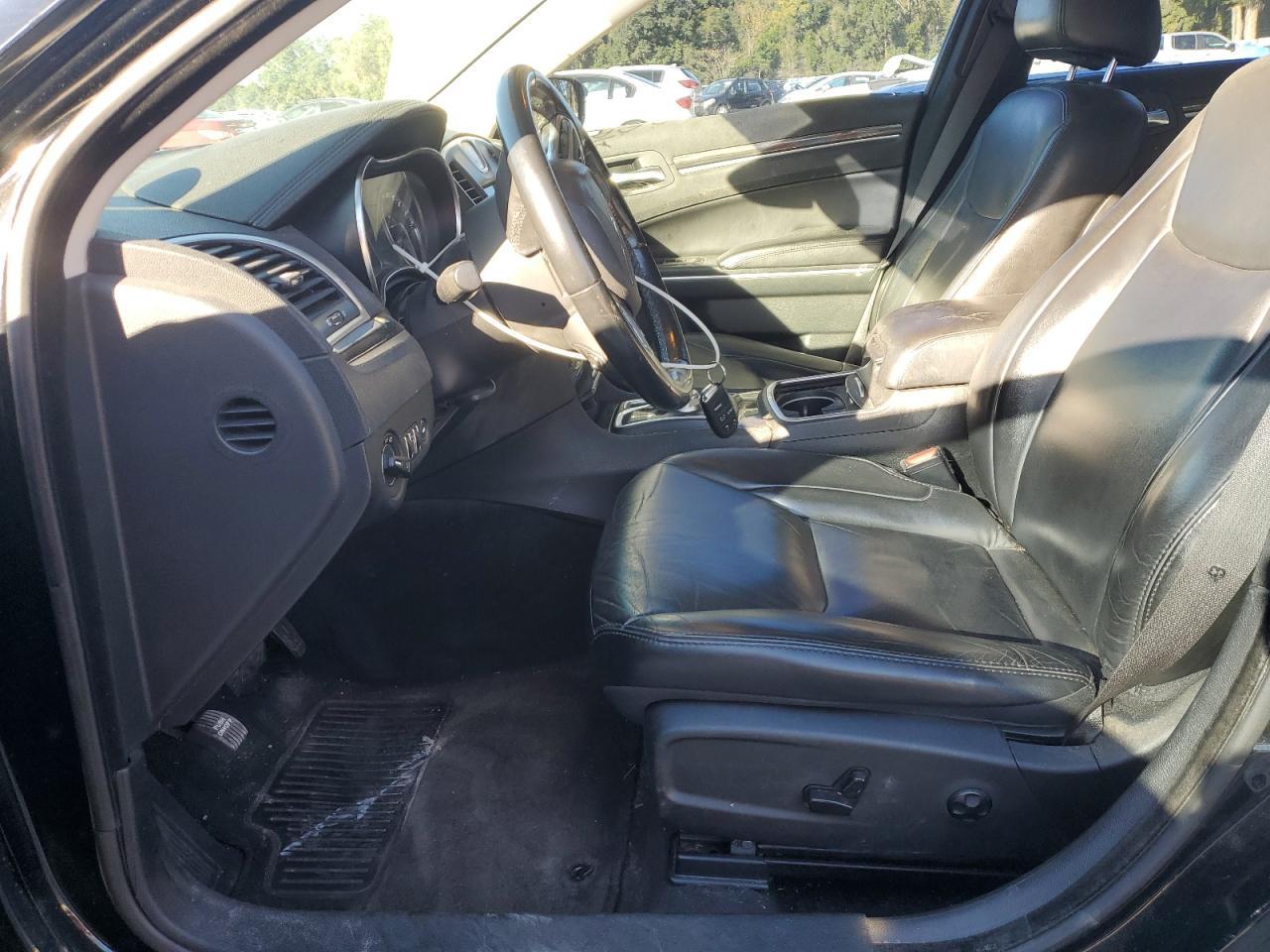 2018 Chrysler 300 Touring - Фото 7