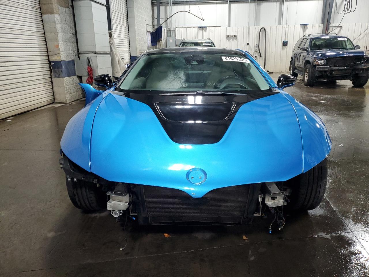 2016 BMW I8 - Фото 5