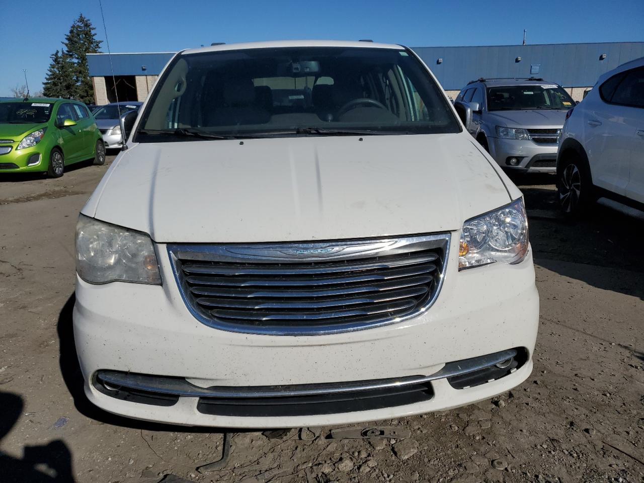 2013 Chrysler Town & Country Touring L - Image 5