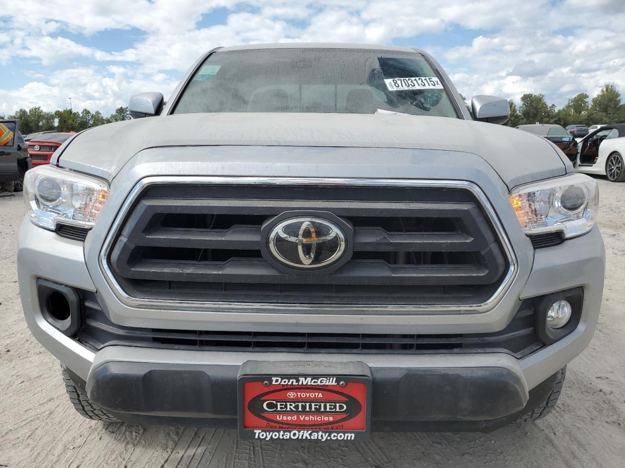2022 Toyota Tacoma Double Cab - Image 5