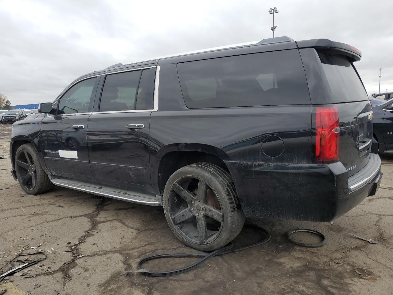 2018 Chevrolet Suburban K1500 Premier - Фото 2