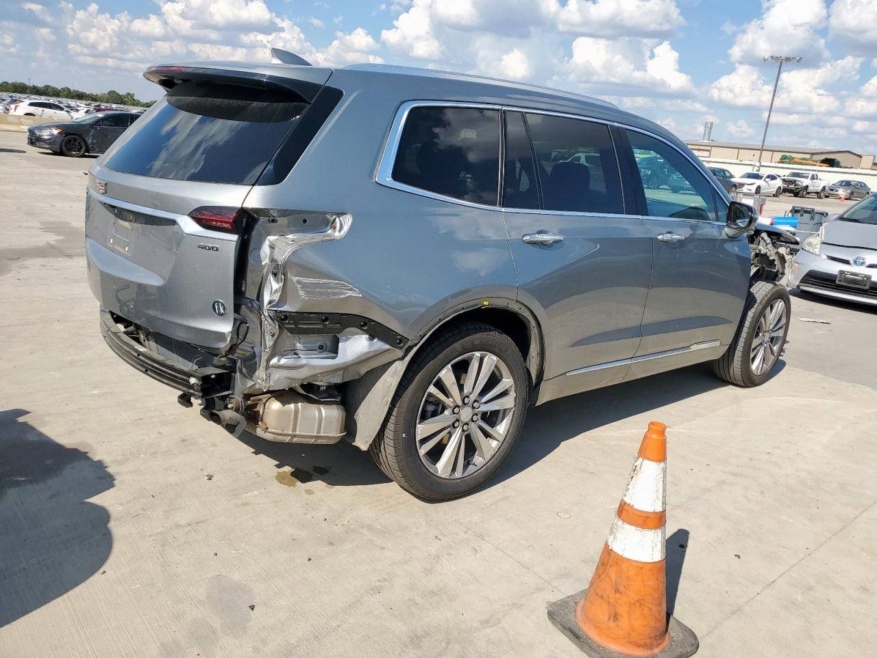 2024 Cadillac Xt6 Premium Luxury - Image 3