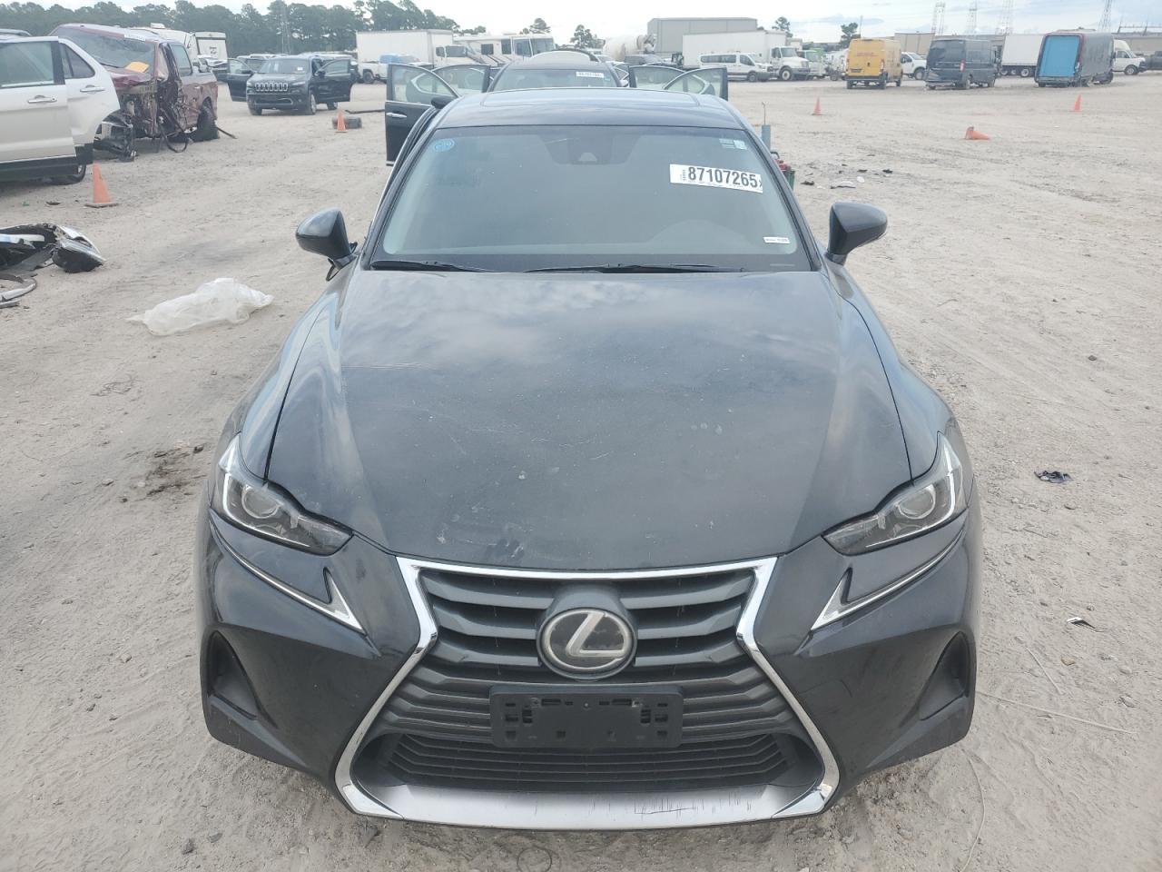 2017 Lexus Is 300 - Фото 5