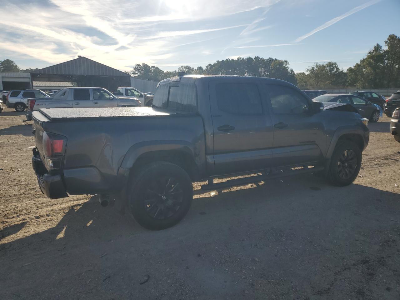 2023 Toyota Tacoma Double Cab - Image 3