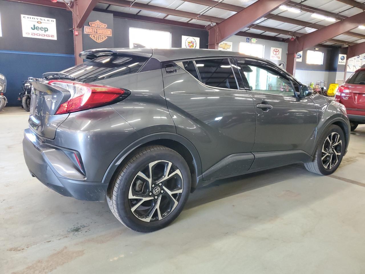 2021 Toyota C-Hr Xle - Фото 3