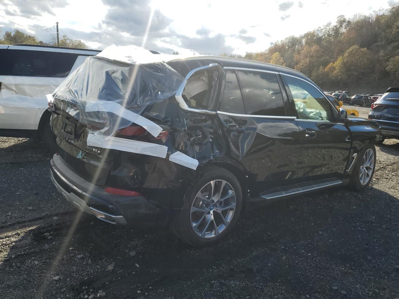 2025 BMW X5 xDrive50E - Фото 3