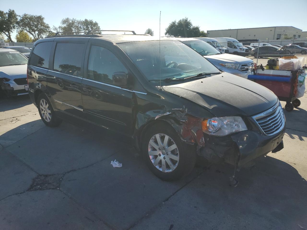 2014 Chrysler Town & Country Touring - Фото 4