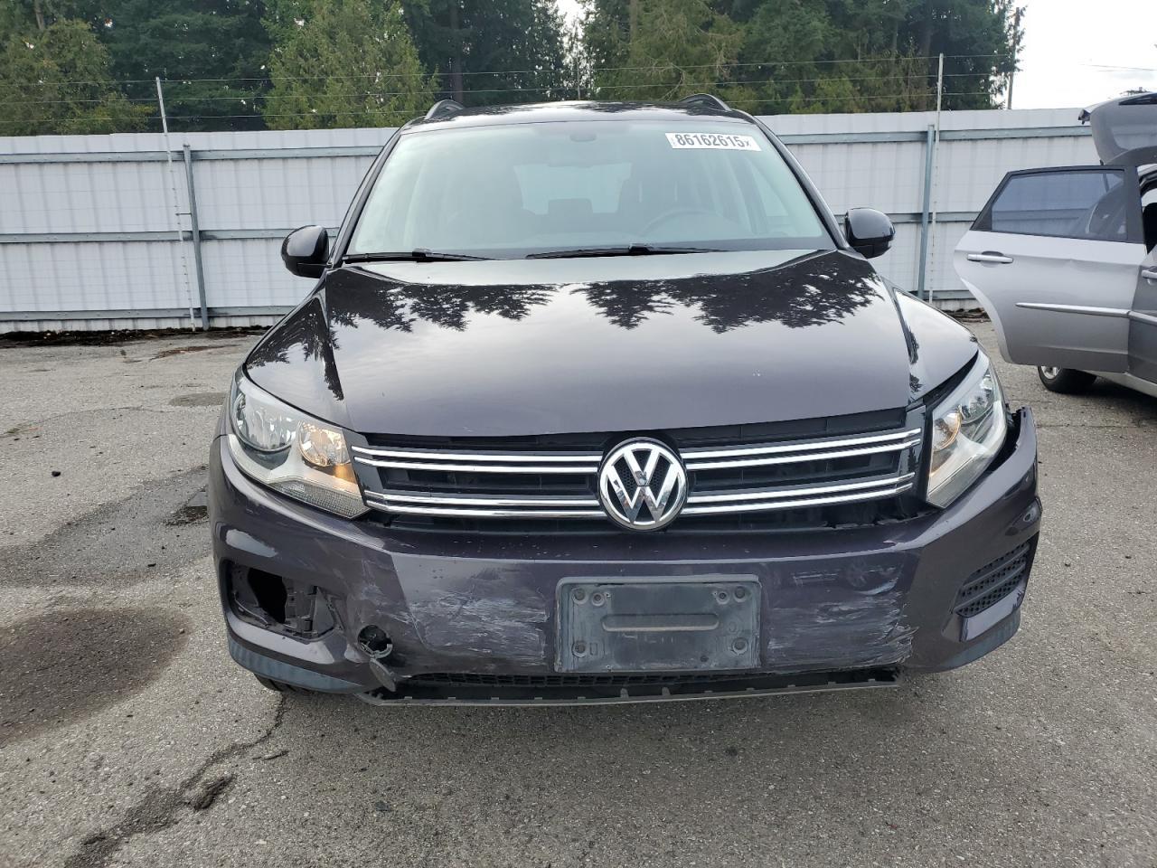 2016 Volkswagen Tiguan S - Image 5