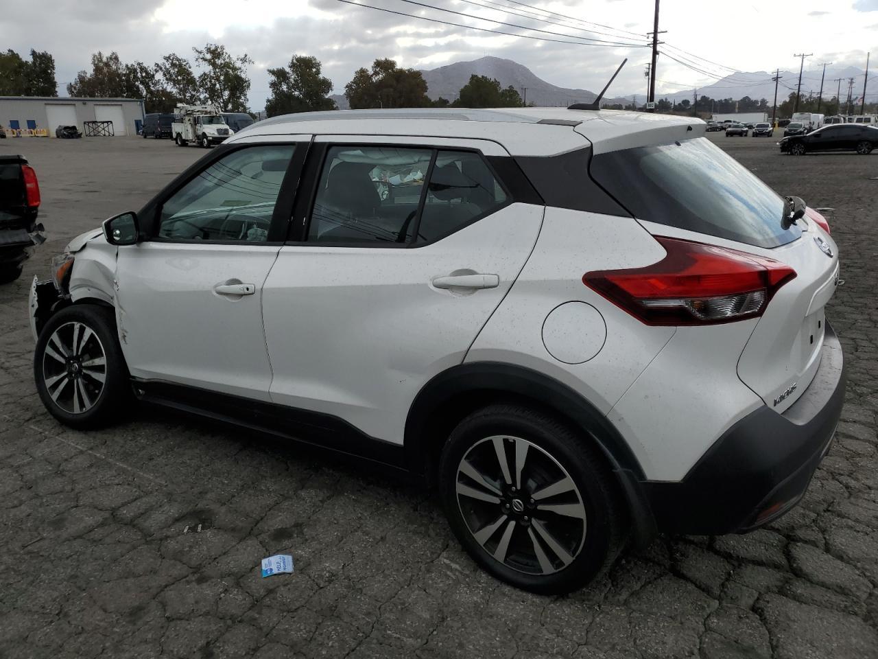 2019 Nissan Kicks S - Фото 2