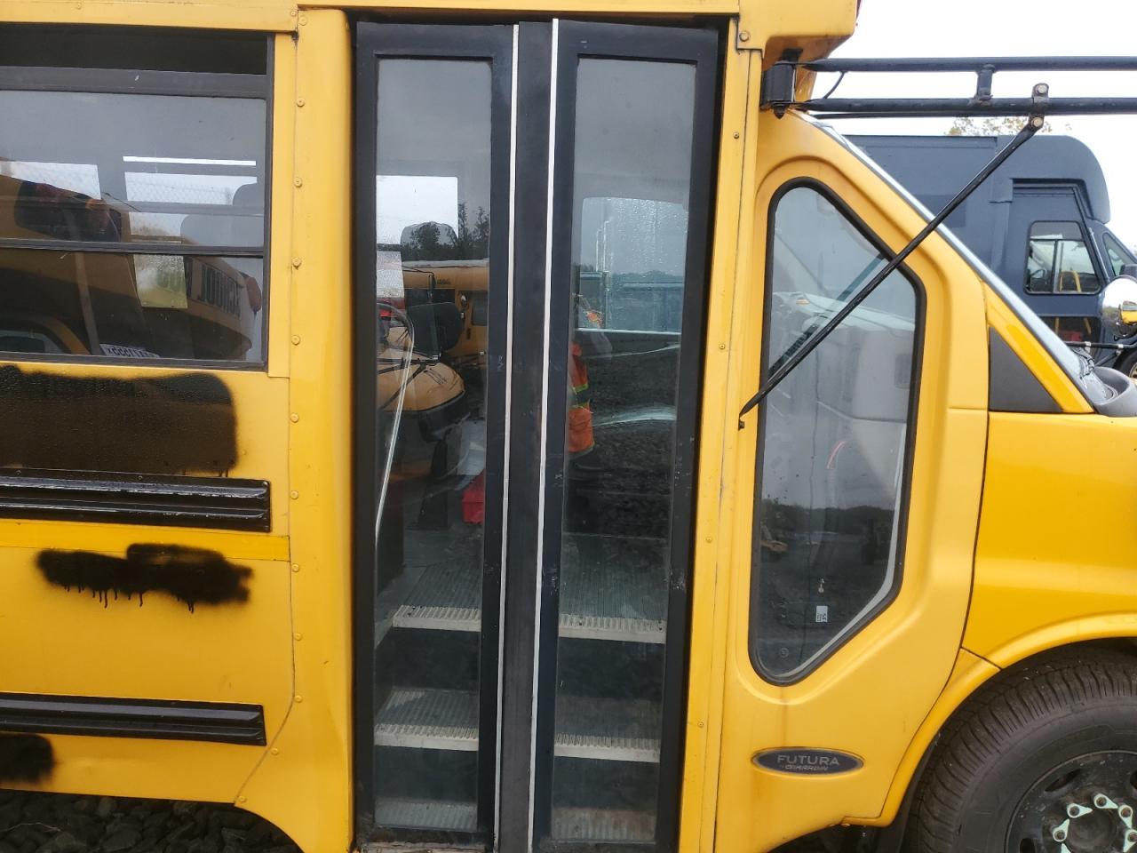 2006 Chevrolet Express G3 - School Bus - Фото 5