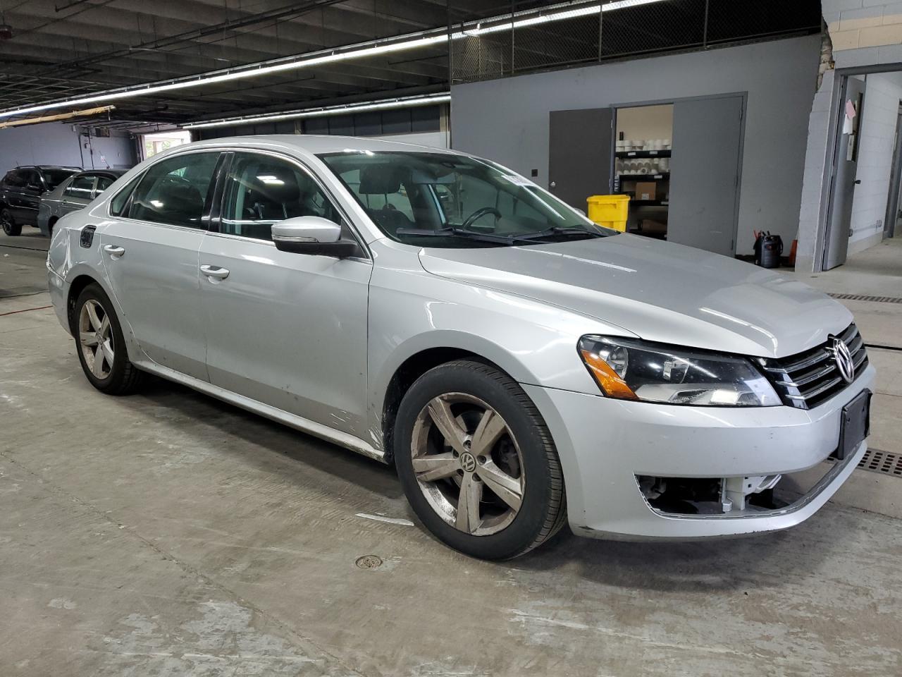 2014 Volkswagen Passat S - Image 4
