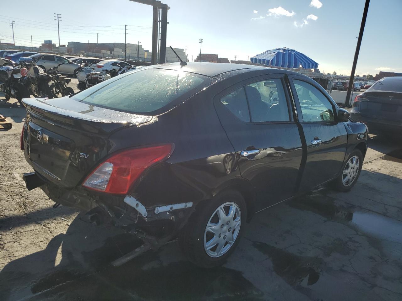 2019 Nissan Versa S - Фото 3