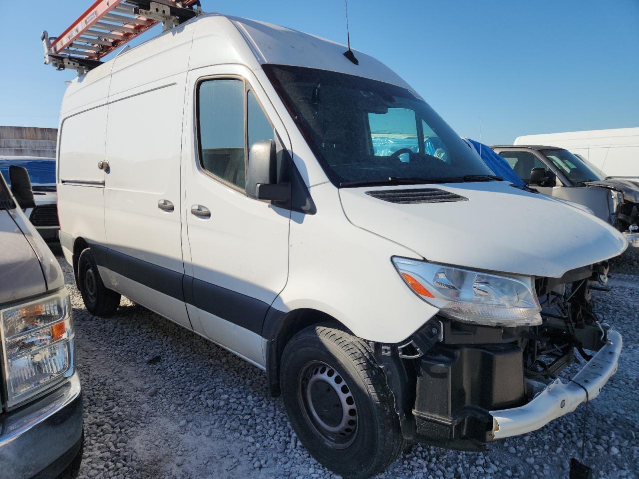 2023 Mercedes-Benz Sprinter 2500 - Фото 4