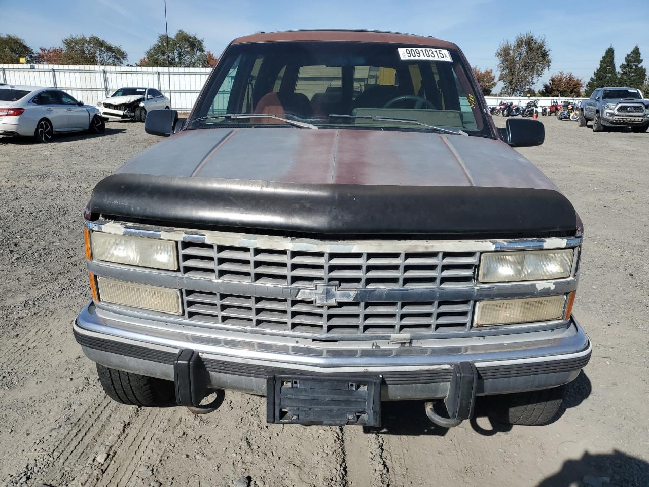 1992 Chevrolet Suburban K2500 - Image 5