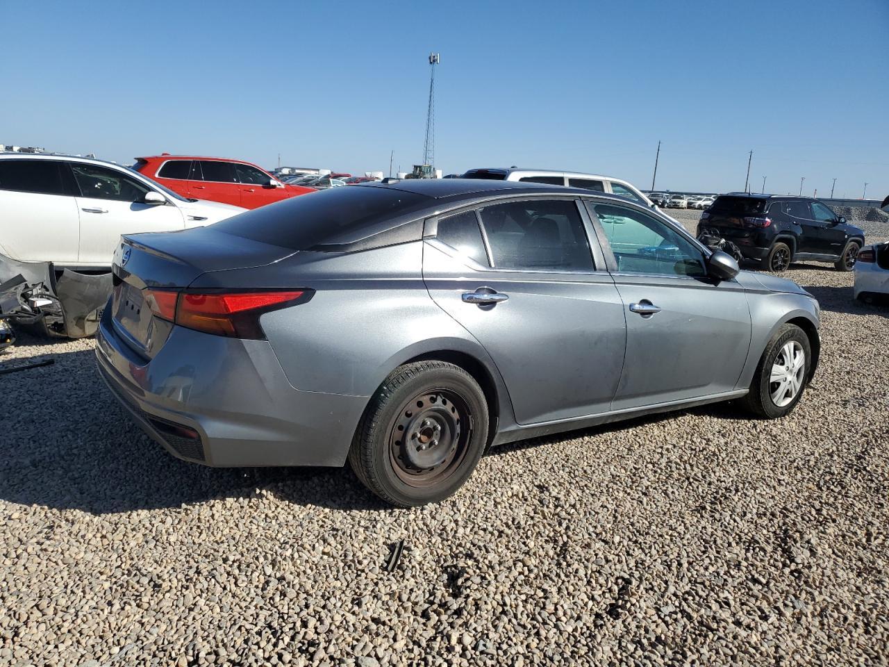 2020 Nissan Altima S - Image 3