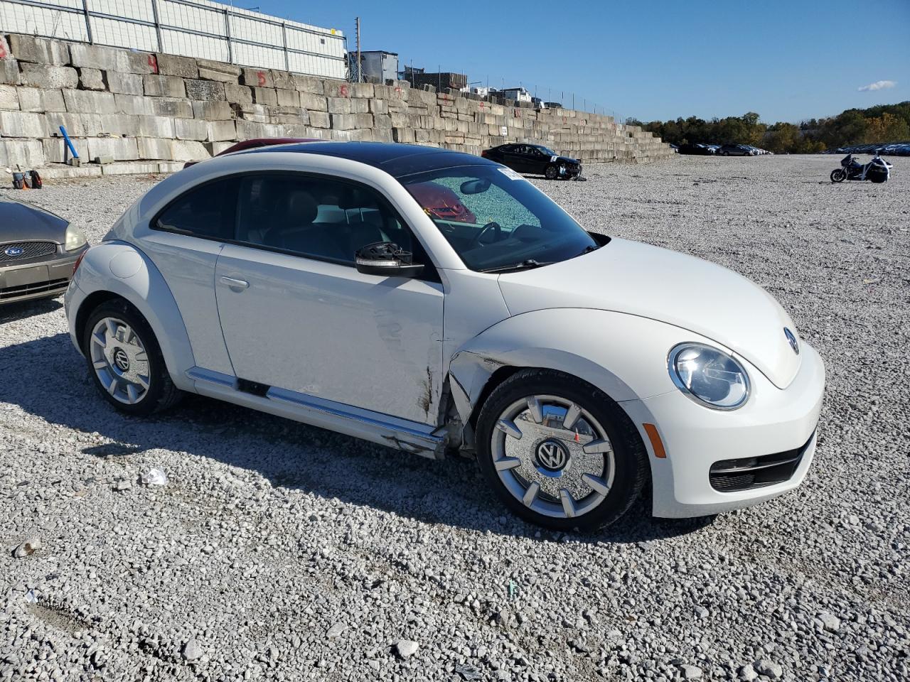 2012 Volkswagen Beetle - Фото 4