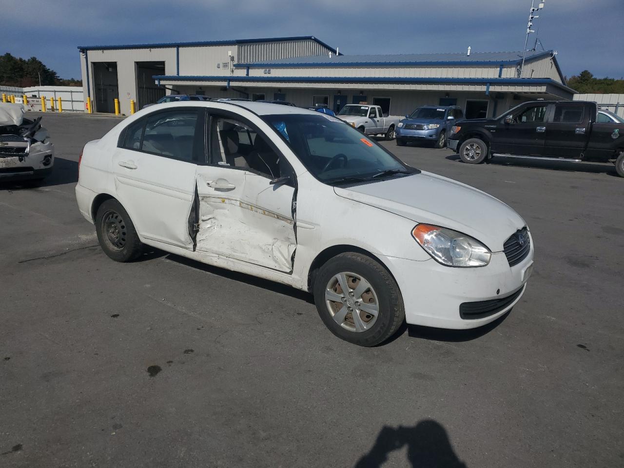 2011 Hyun Accent - Image 4