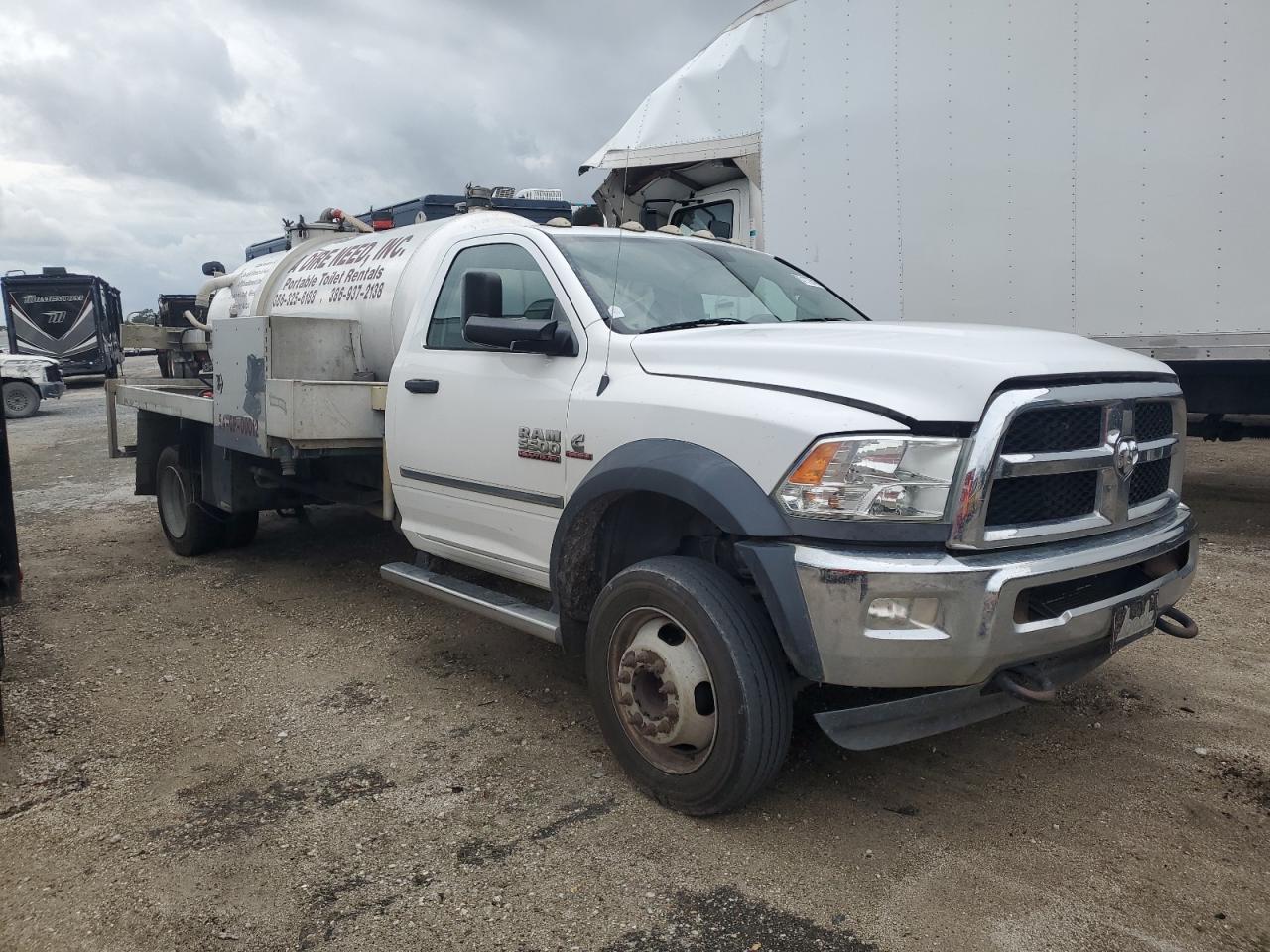 2017 Ram 5500 - Image 4