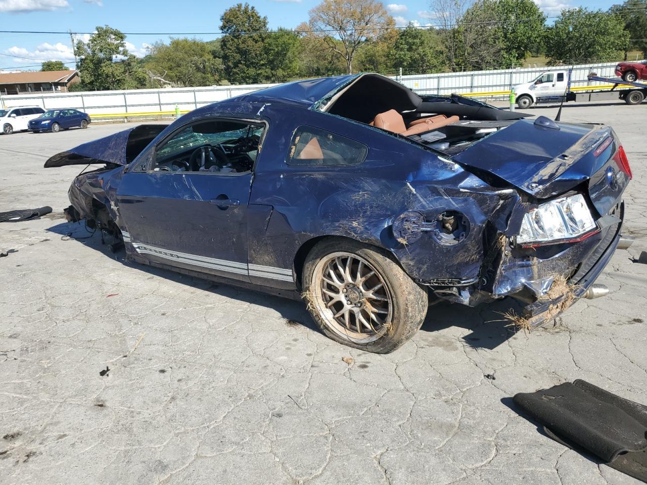 2011 Ford Mustang - Фото 2
