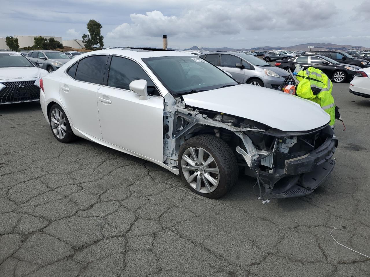 2016 Lexus Is 200T - Фото 4