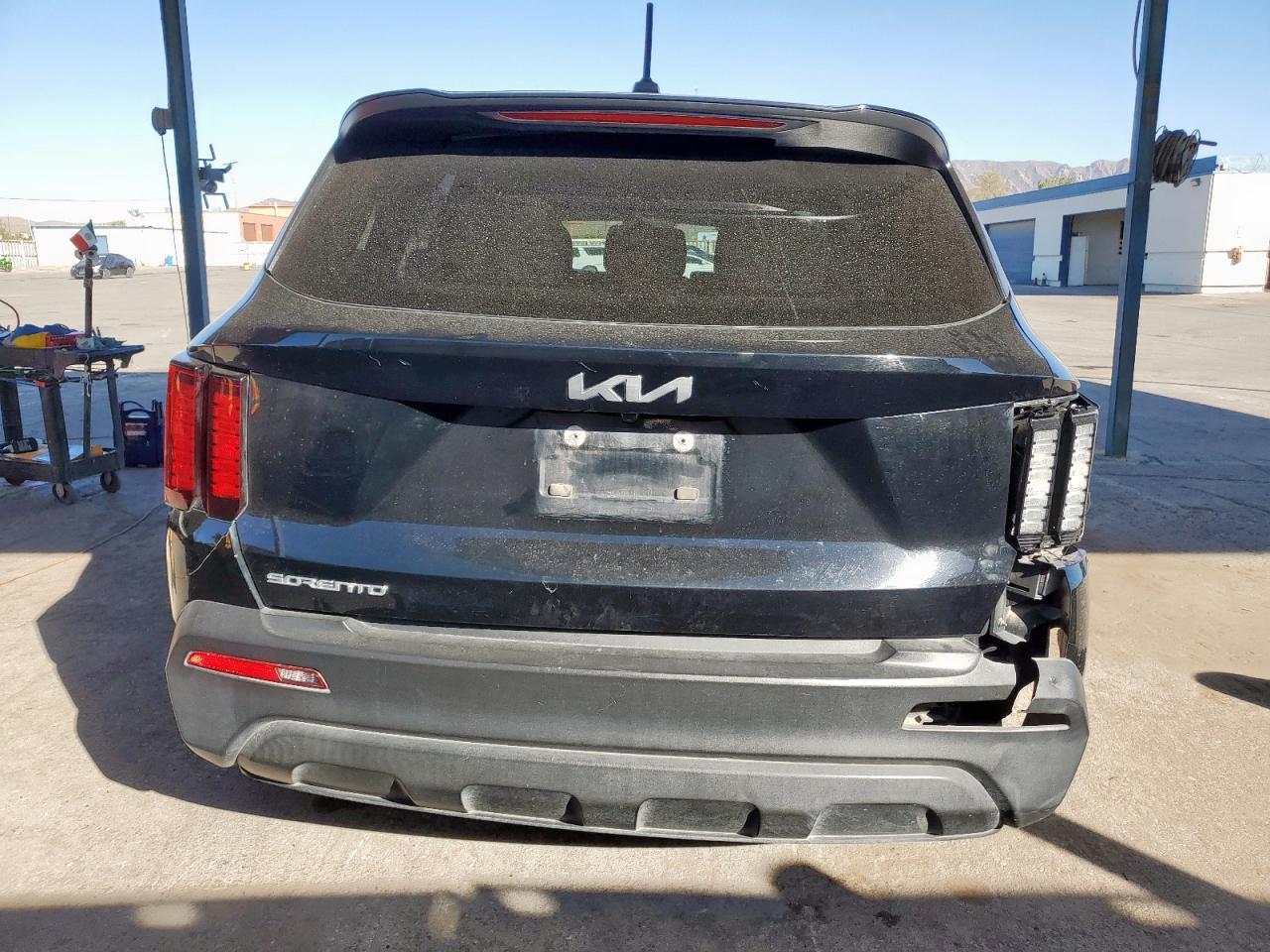 2023 Kia Sorento Lx - Фото 6