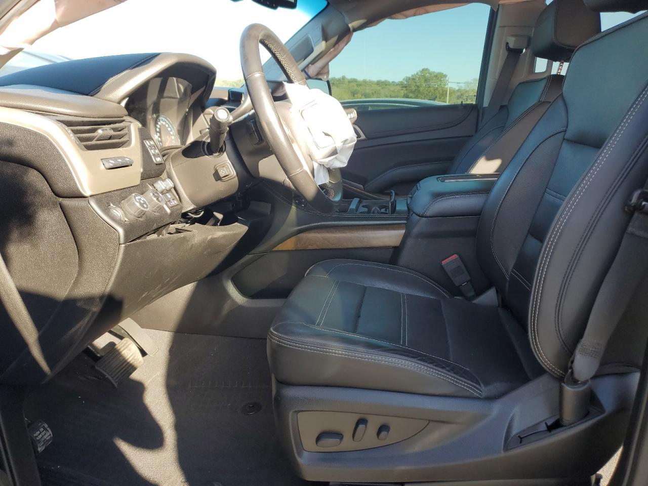 2019 GMC Yukon Denali - Фото 7