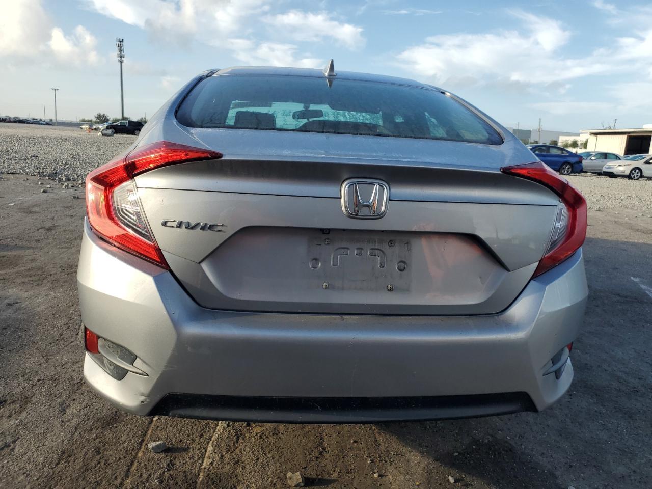 2017 Honda Civic Ex - Image 6