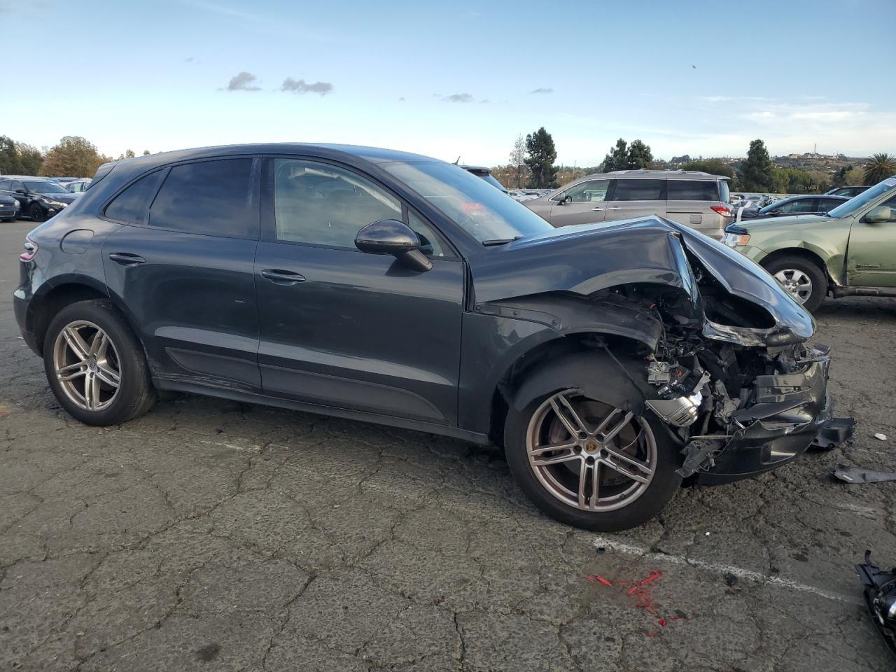2017 Porsche Macan - Image 4