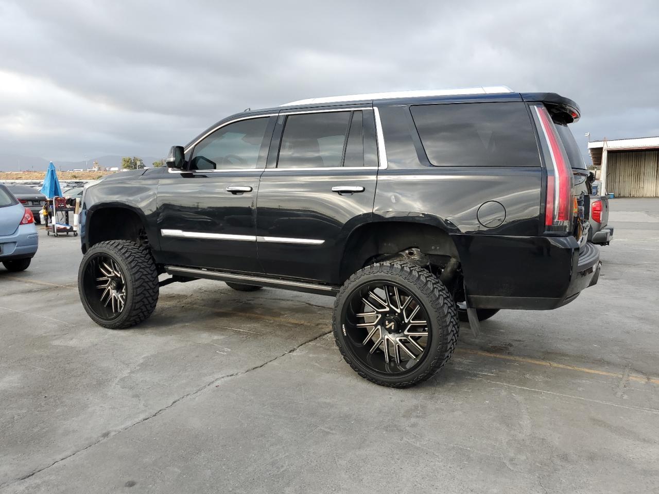 2015 Cadillac Escalade Premium - Image 2