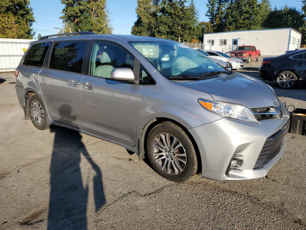 2018 Toyota Sienna Xle - Фото 4