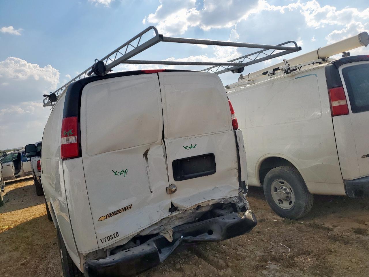 2023 Chevrolet Express G2500 - Фото 6