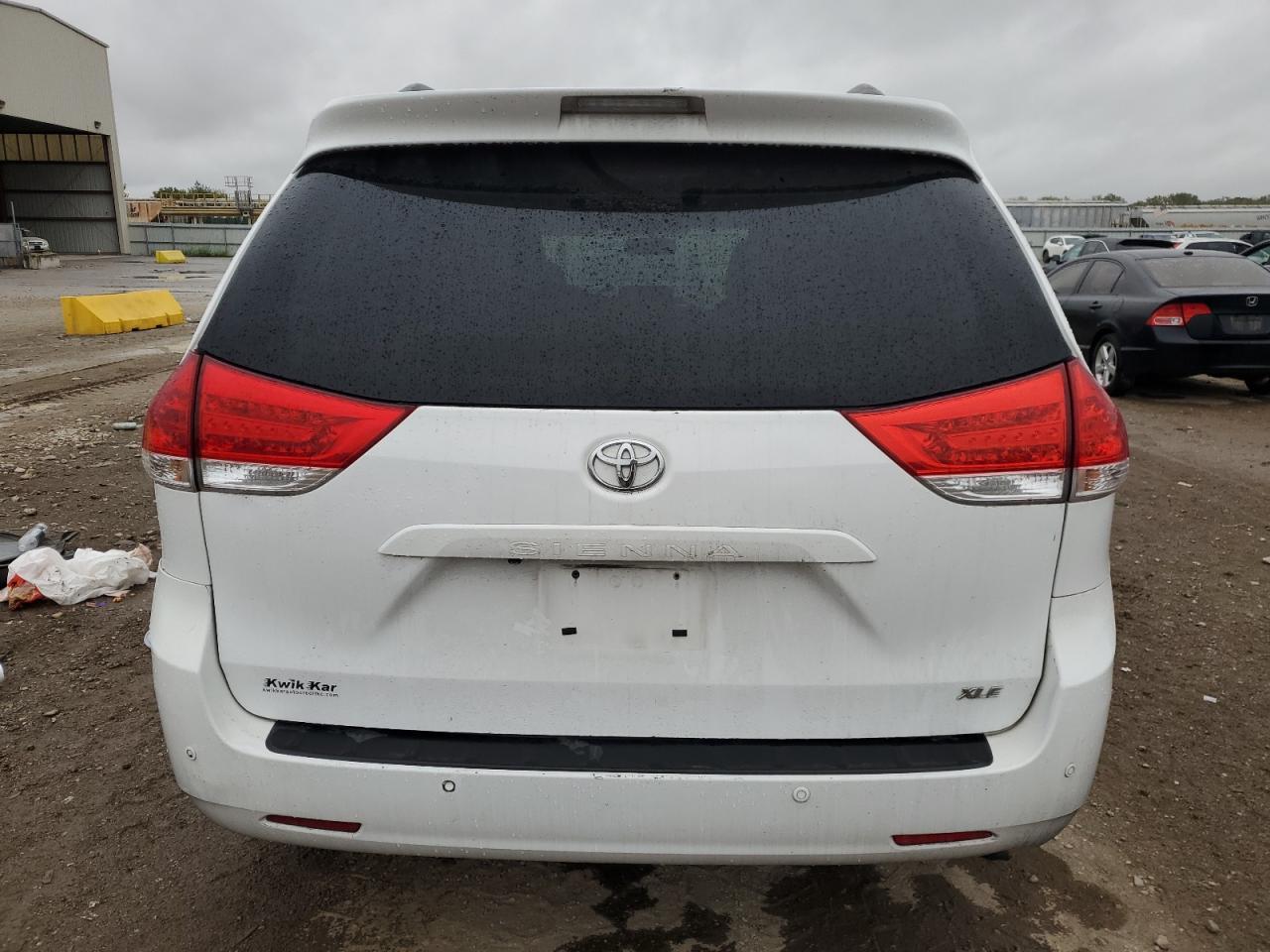 2012 Toyota Sienna Xle - Фото 6