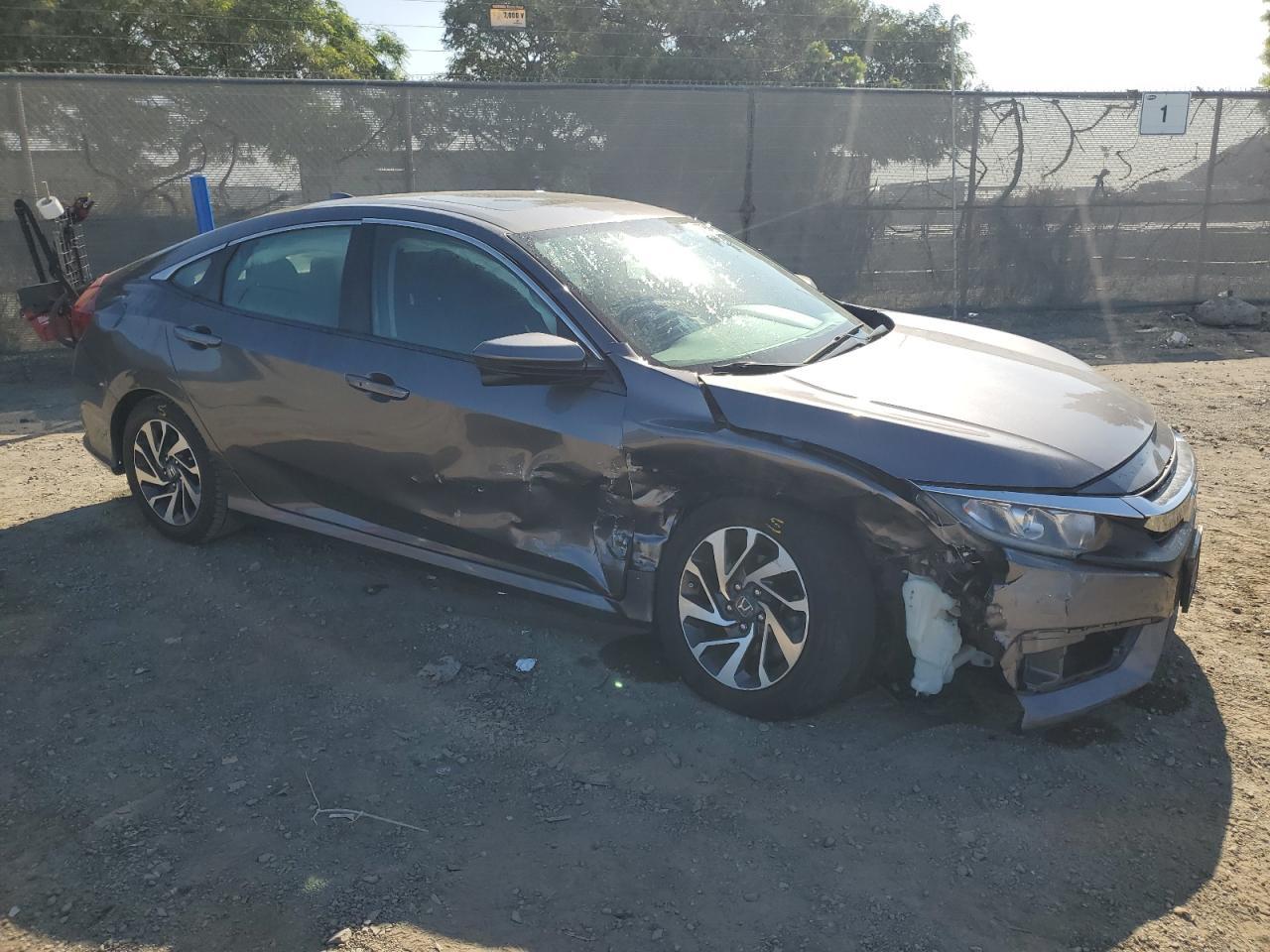 2017 Honda Civic Ex - Image 4