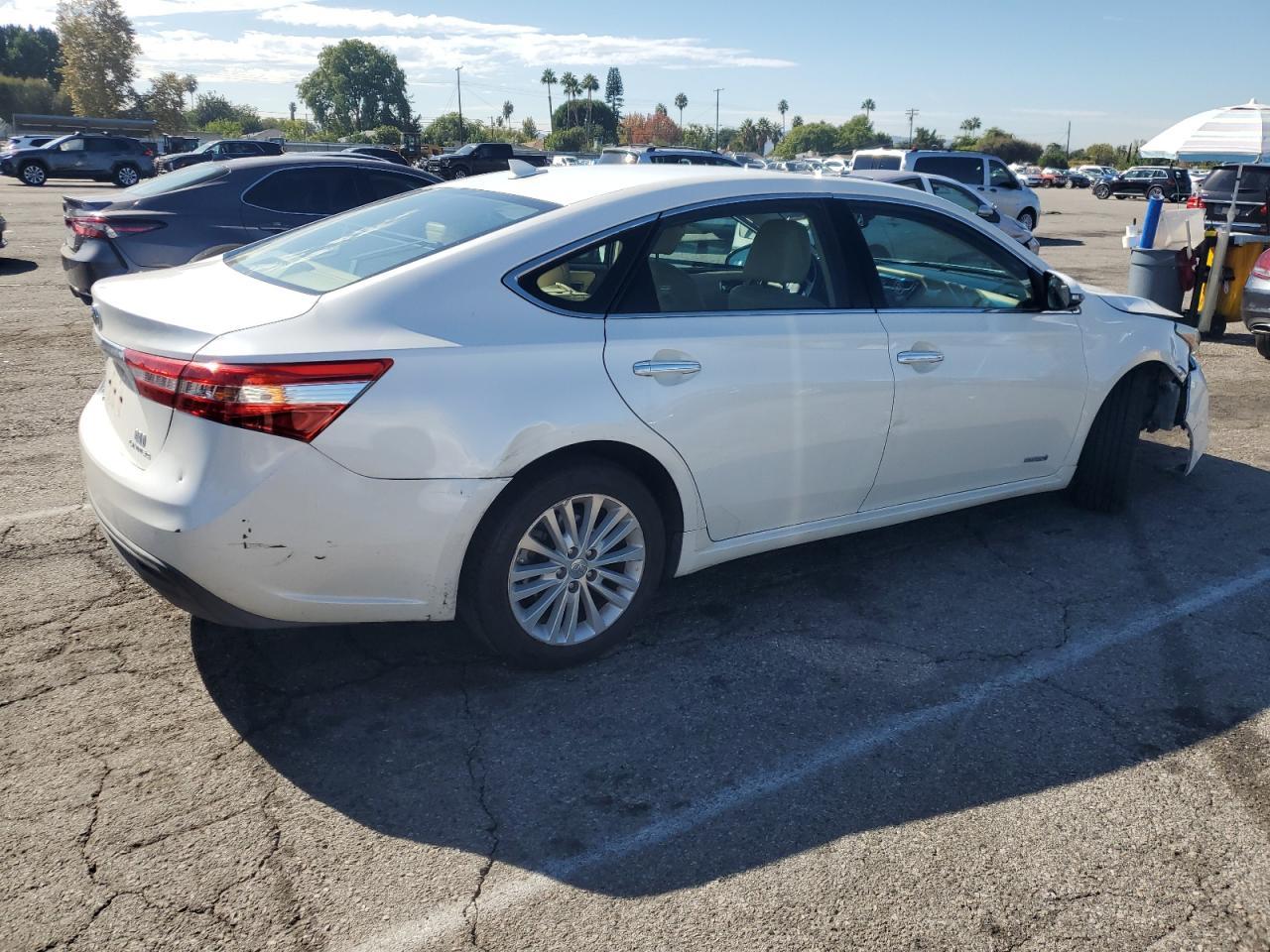2014 Toyota Avalon Hybrid - Фото 3