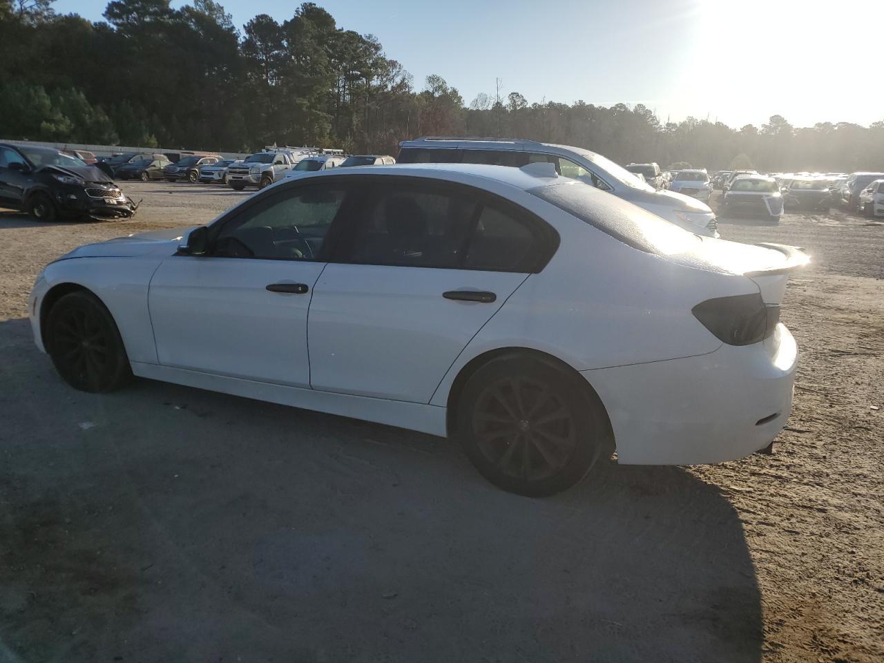 2016 BMW 320 I - Image 2