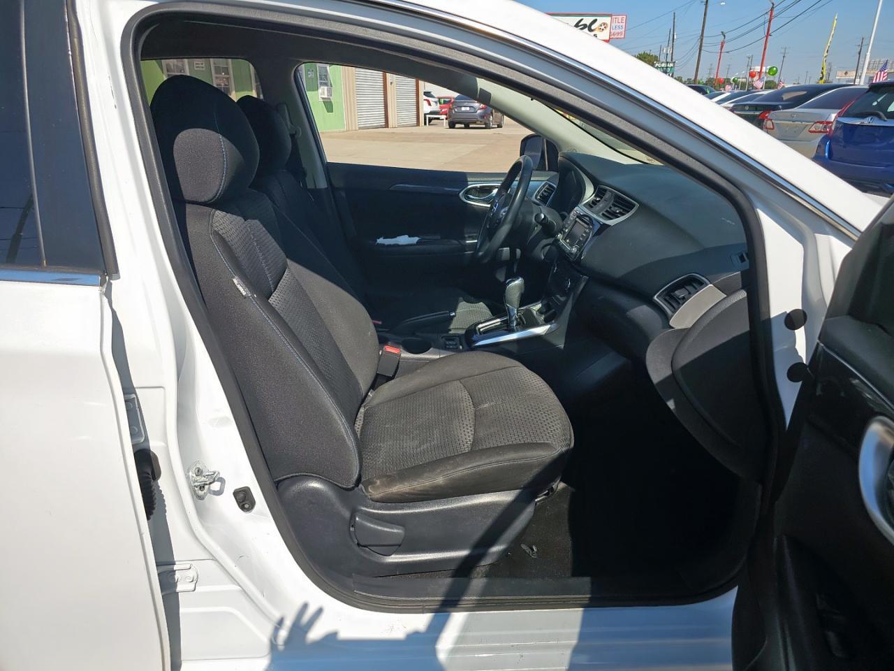 2017 Nissan Sentra S - Фото 5
