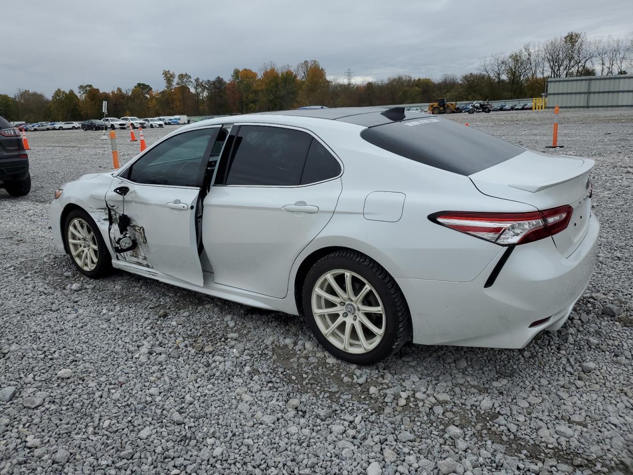 2020 Toyota Camry Xse - Фото 2