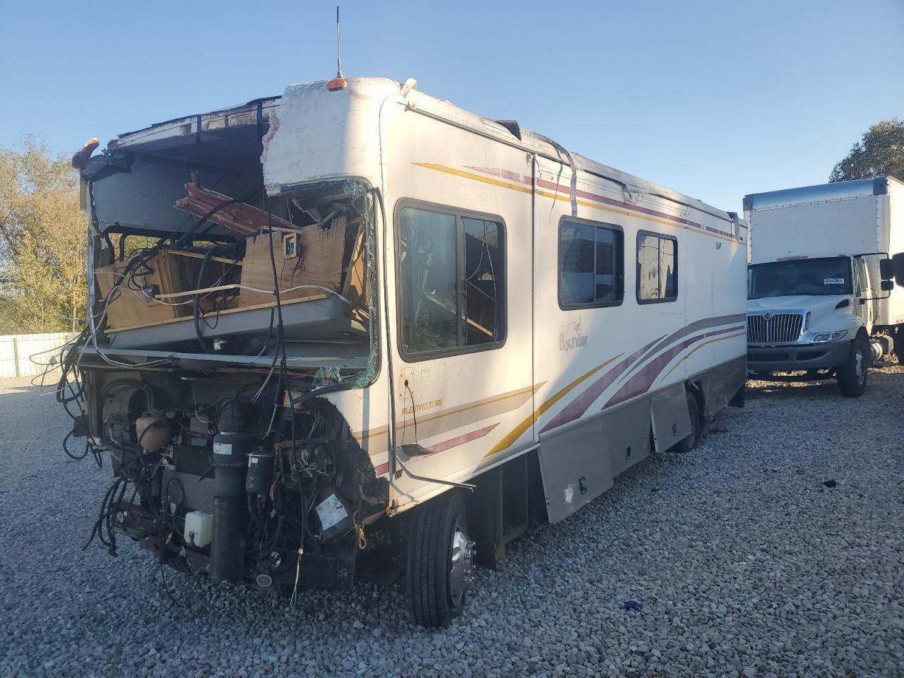 2002 Ford Motorhome Chassis Revcreational Vehicle - Image 2