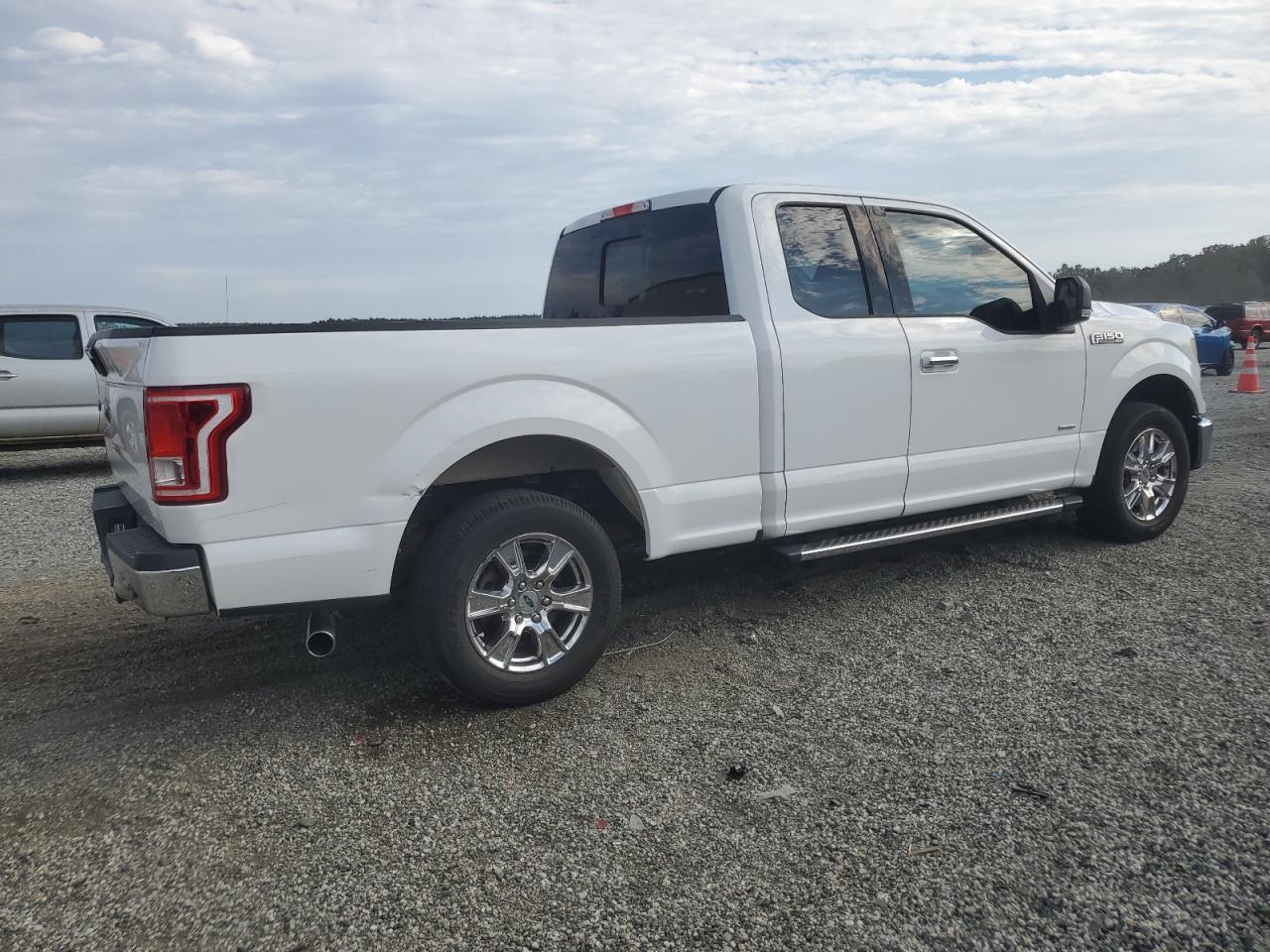 2016 Ford F150 Super Cab - Фото 3