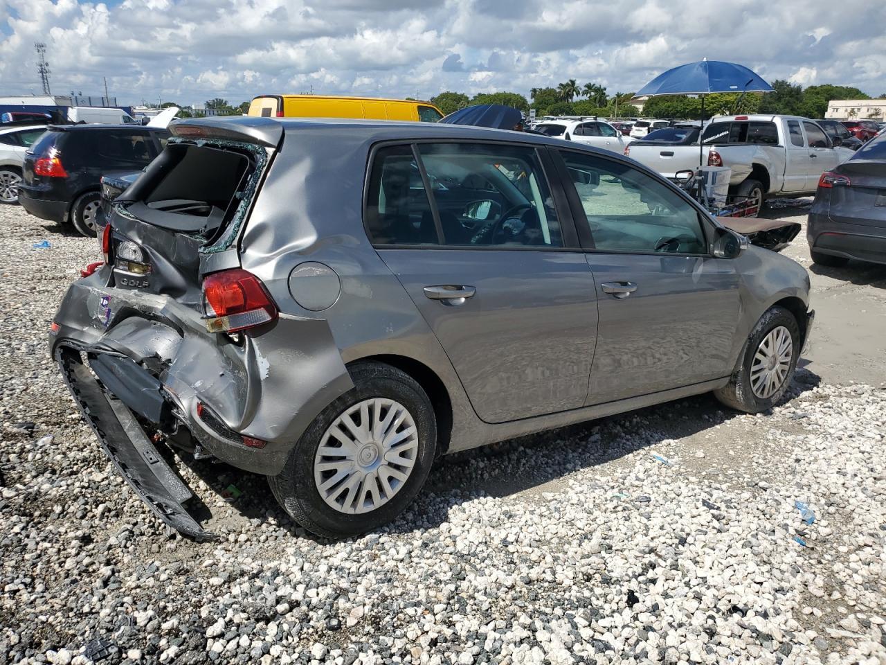 2011 Volkswagen Golf - Фото 3