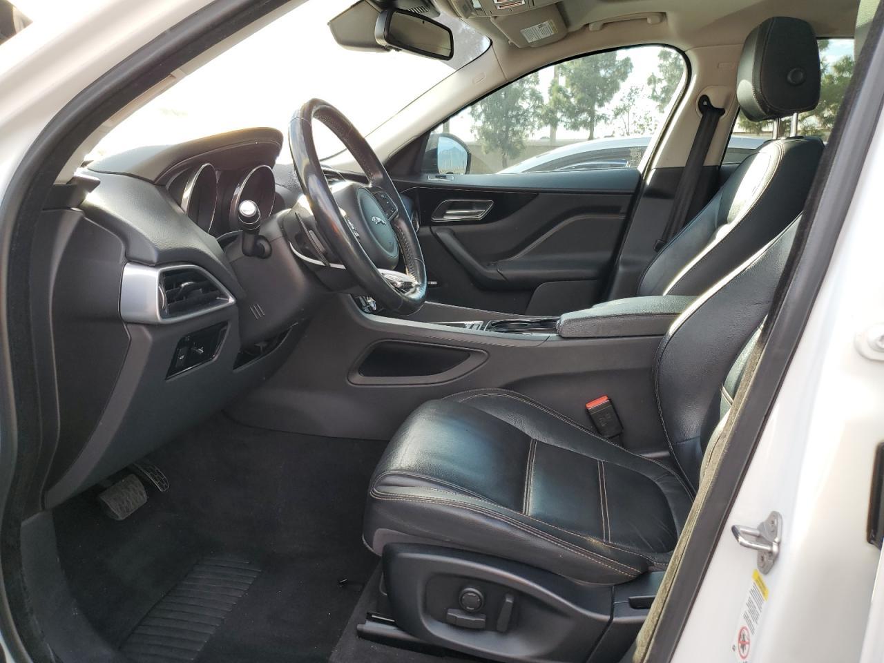 2017 Jaguar F-Pace Prestige - Image 7