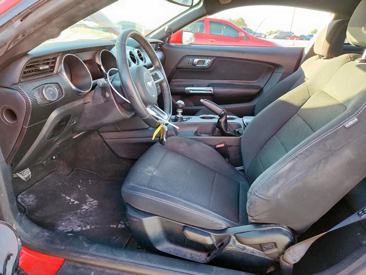 2016 Ford Mustang - Фото 7