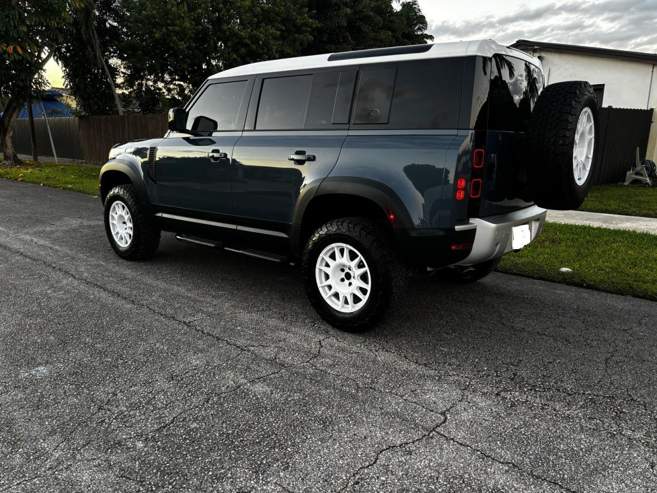 2023 Land Rover Defender 110 - Image 3