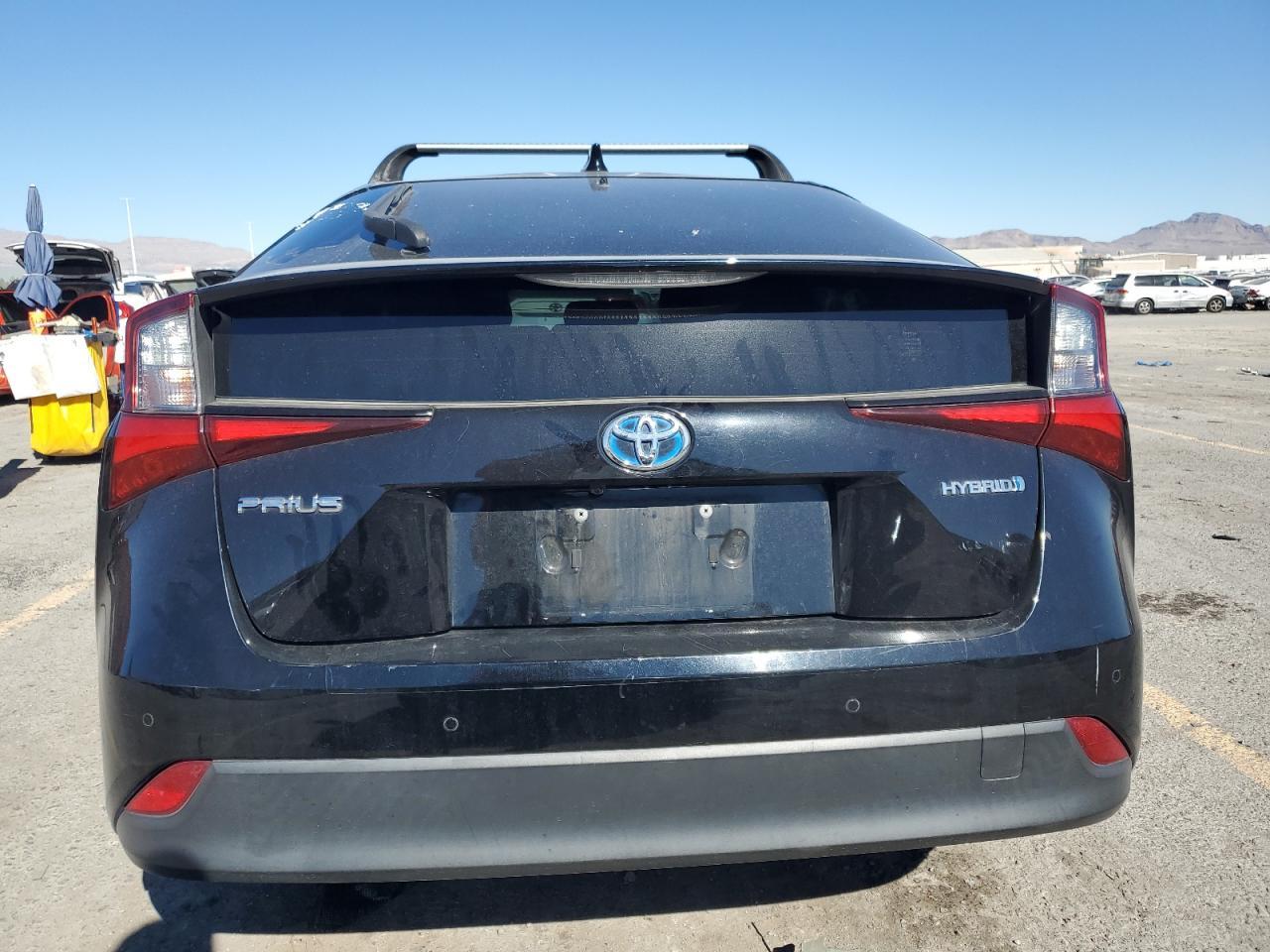 2020 Toyota Prius L - Фото 6