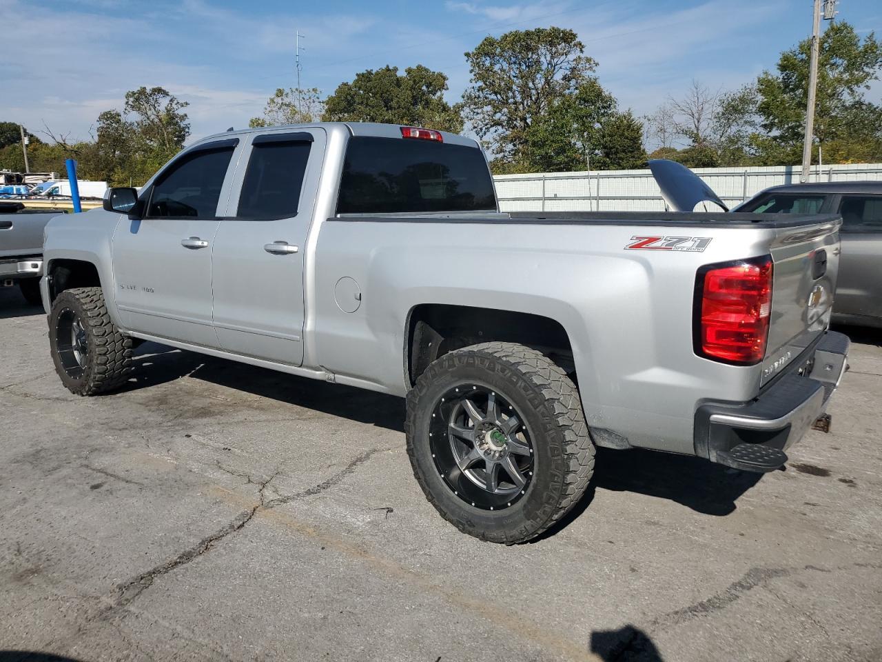 2017 Chevrolet Silverado K1500 Lt - Фото 2