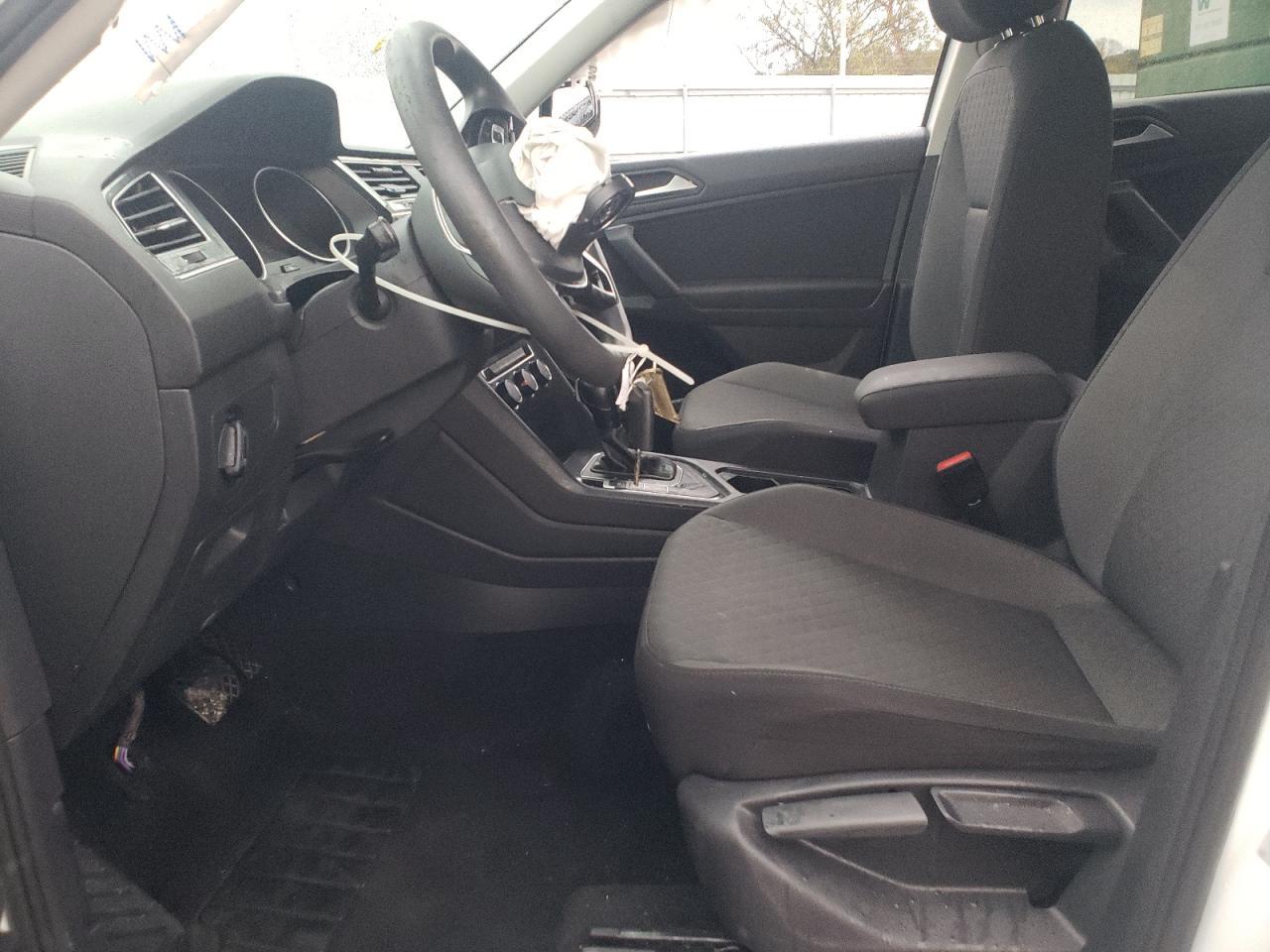 2019 Volkswagen Tiguan S - Фото 7